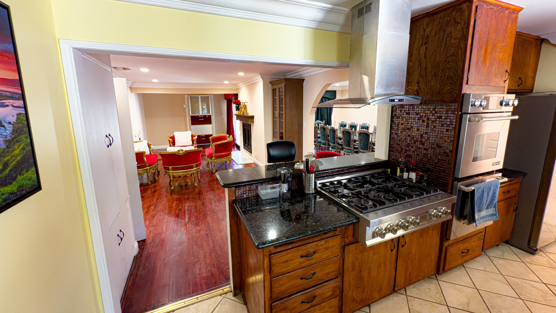 Accommodation in Van Nuys - Living Area